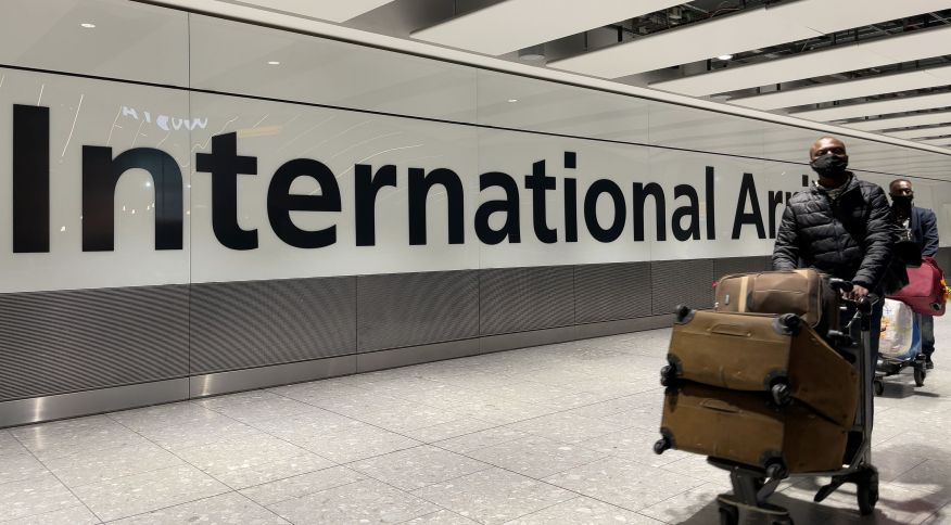 Por nova variante da Covid-19, países da Europa impõem medidas restritivas